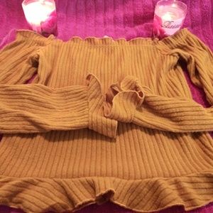 Long sleeve crop top